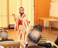 ボランティアの方の踊り披露