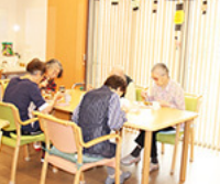 みんなで楽しく食事